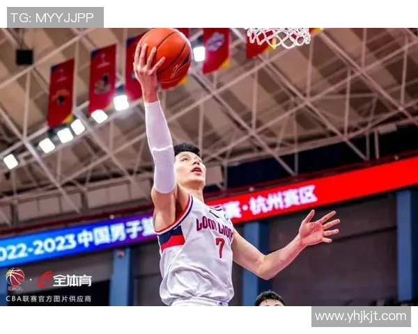 广州龙狮签下外援莱恩，提升内线实力