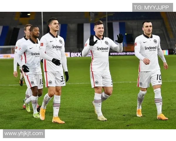 德甲赛场激战,法兰克福不敌勒沃库森,直落两球遗憾败北 德甲赛场激战,法兰克福不敌勒沃库森,直落两球遗憾败北