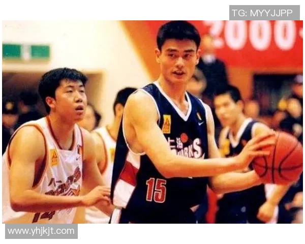 朱剑峰与姚明的传奇故事：从篮球场到人生巅峰的奋斗与友谊